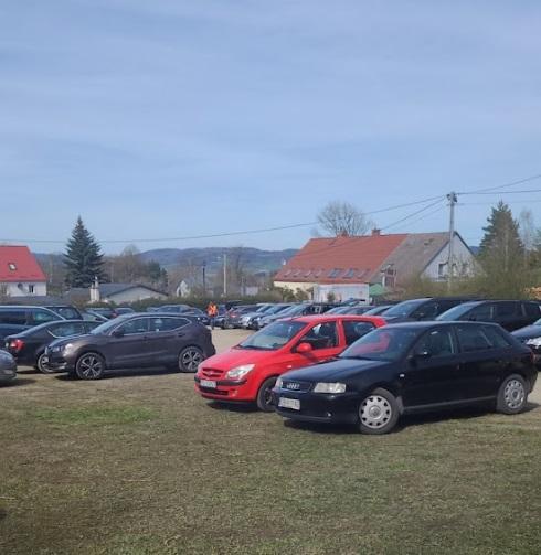 Parking - Kolorowe Jeziorka Wieściszowice 66 