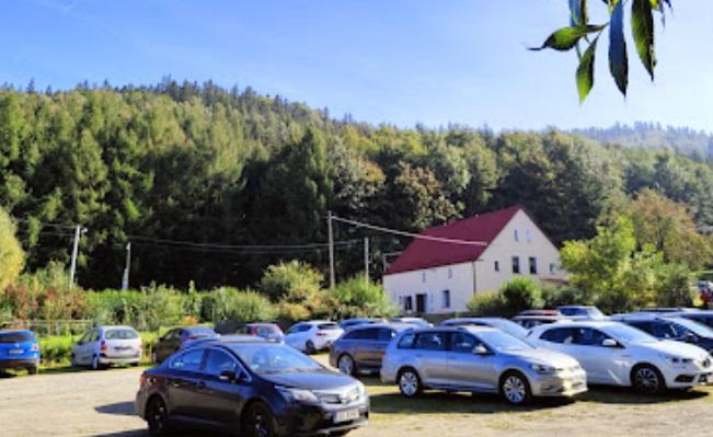 Parking - Kolorowe Jeziorka Wieściszowice 66 