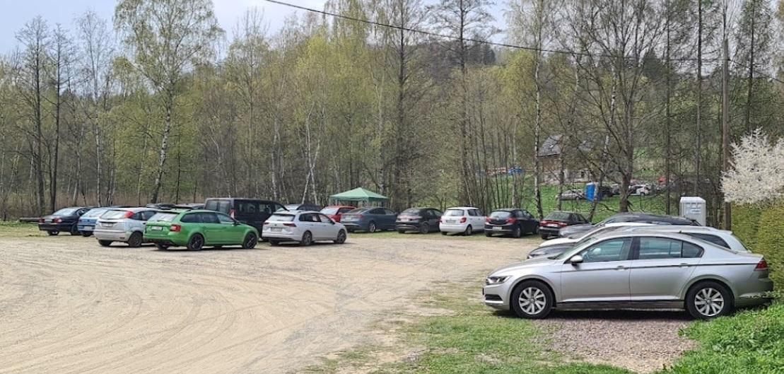 Parking - Kolorowe Jeziorka Wieściszowice 66 